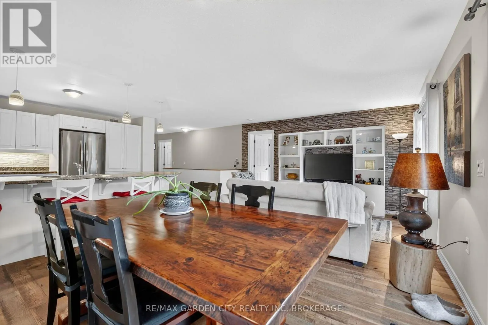 3973 SUNSET LANE