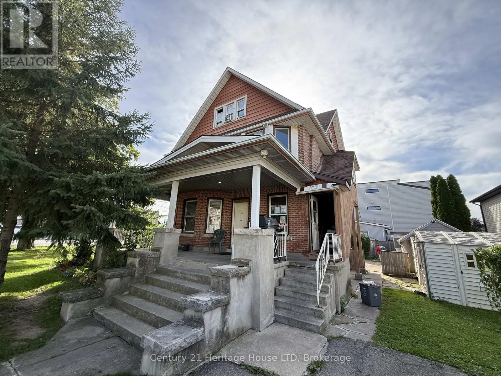 31 PINE STREET N