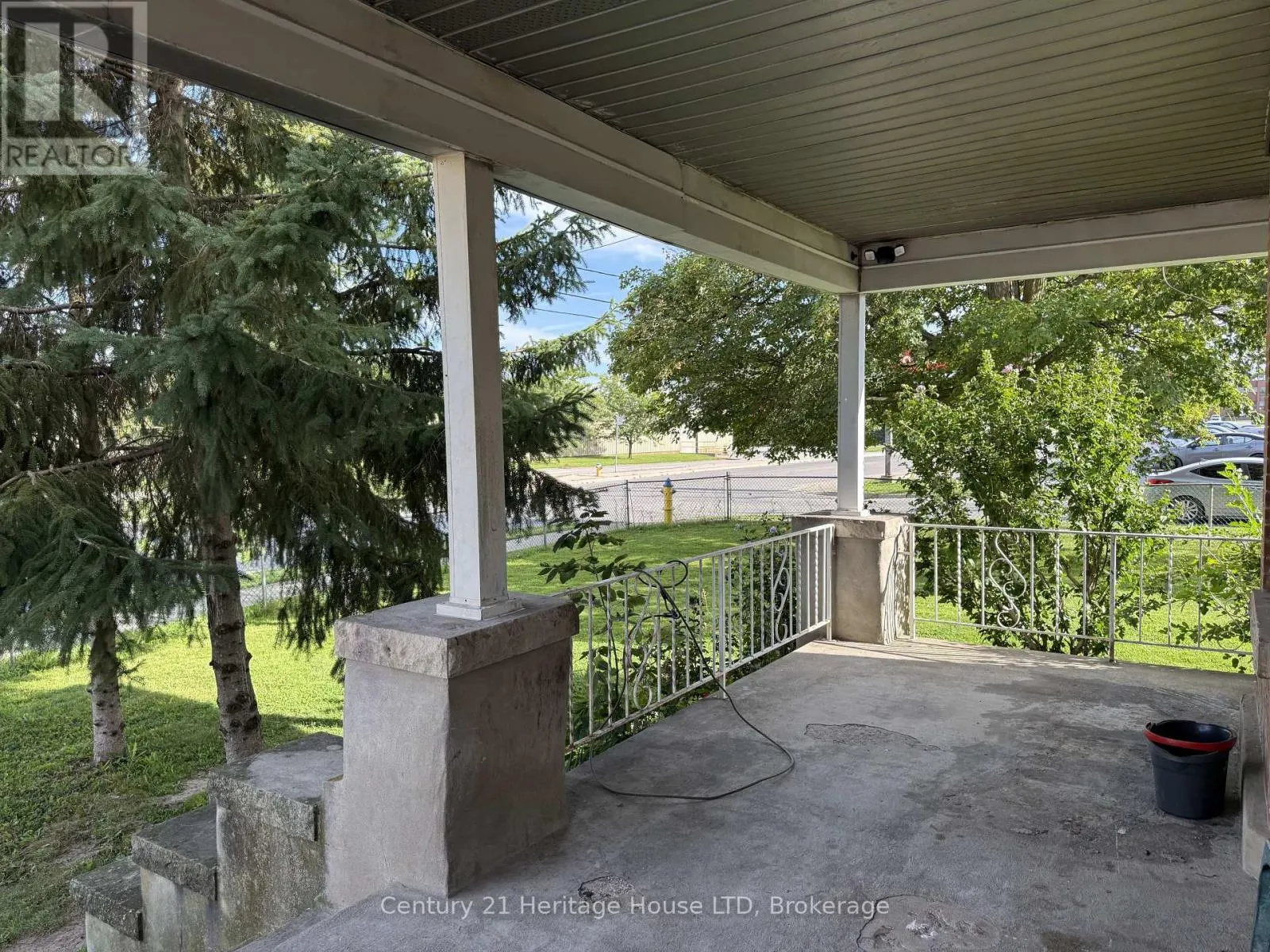 31 PINE STREET N