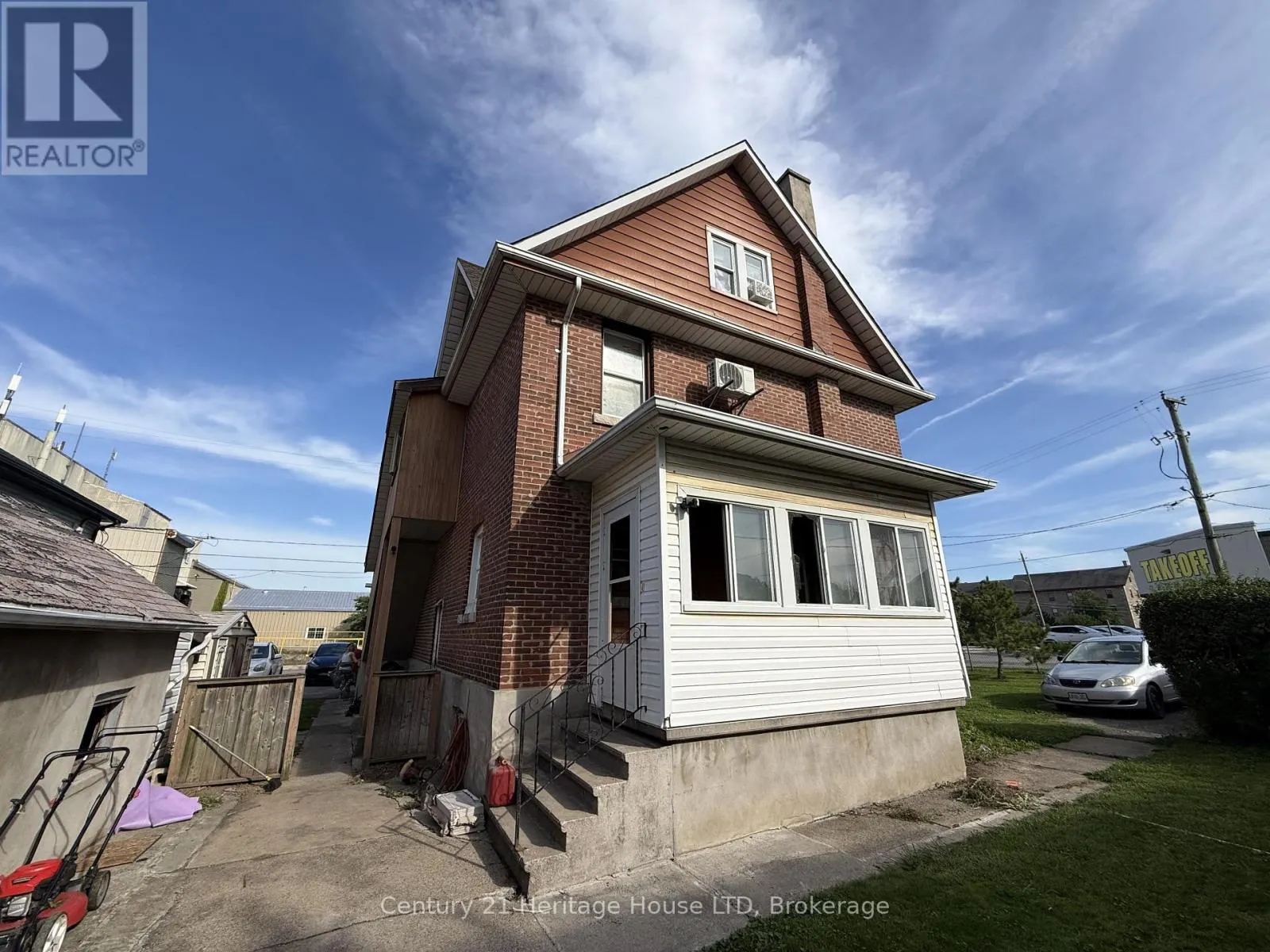 31 PINE STREET N