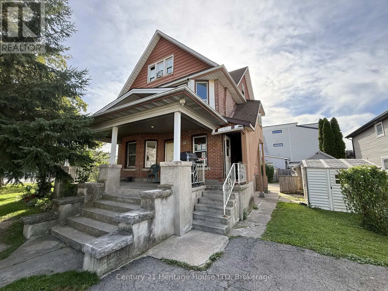 31 PINE STREET N