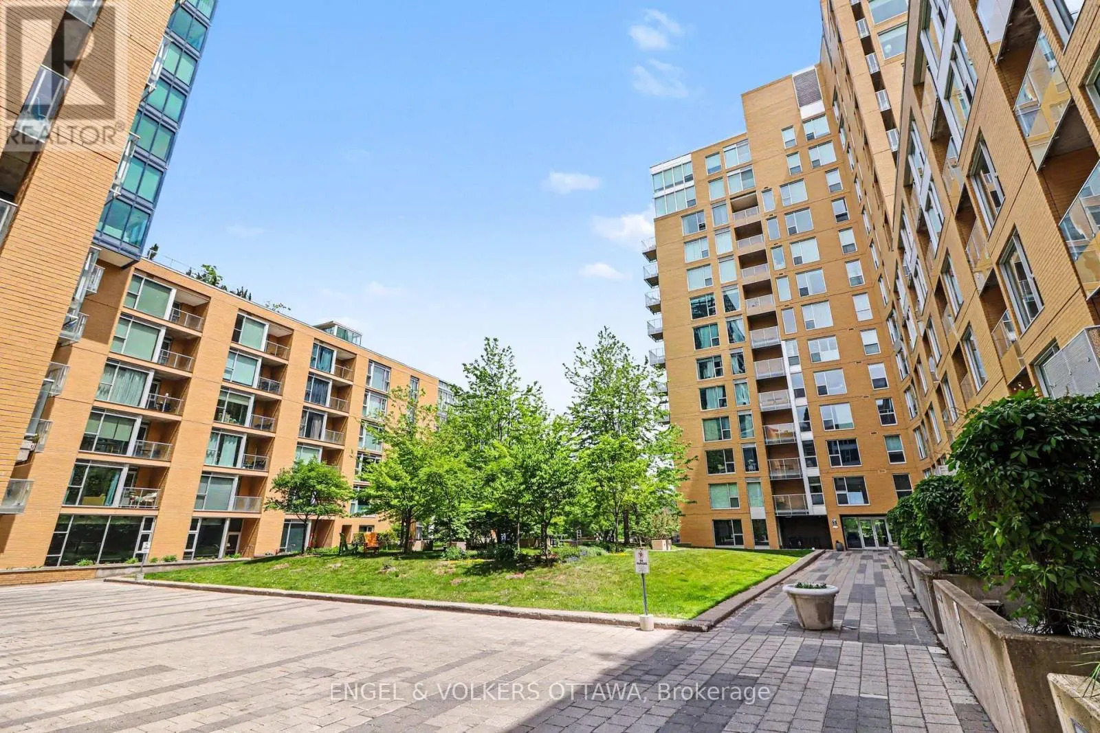 805 - 200 LETT STREET