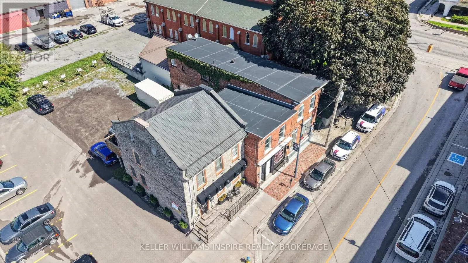 20-30 VICTORIA AVENUE