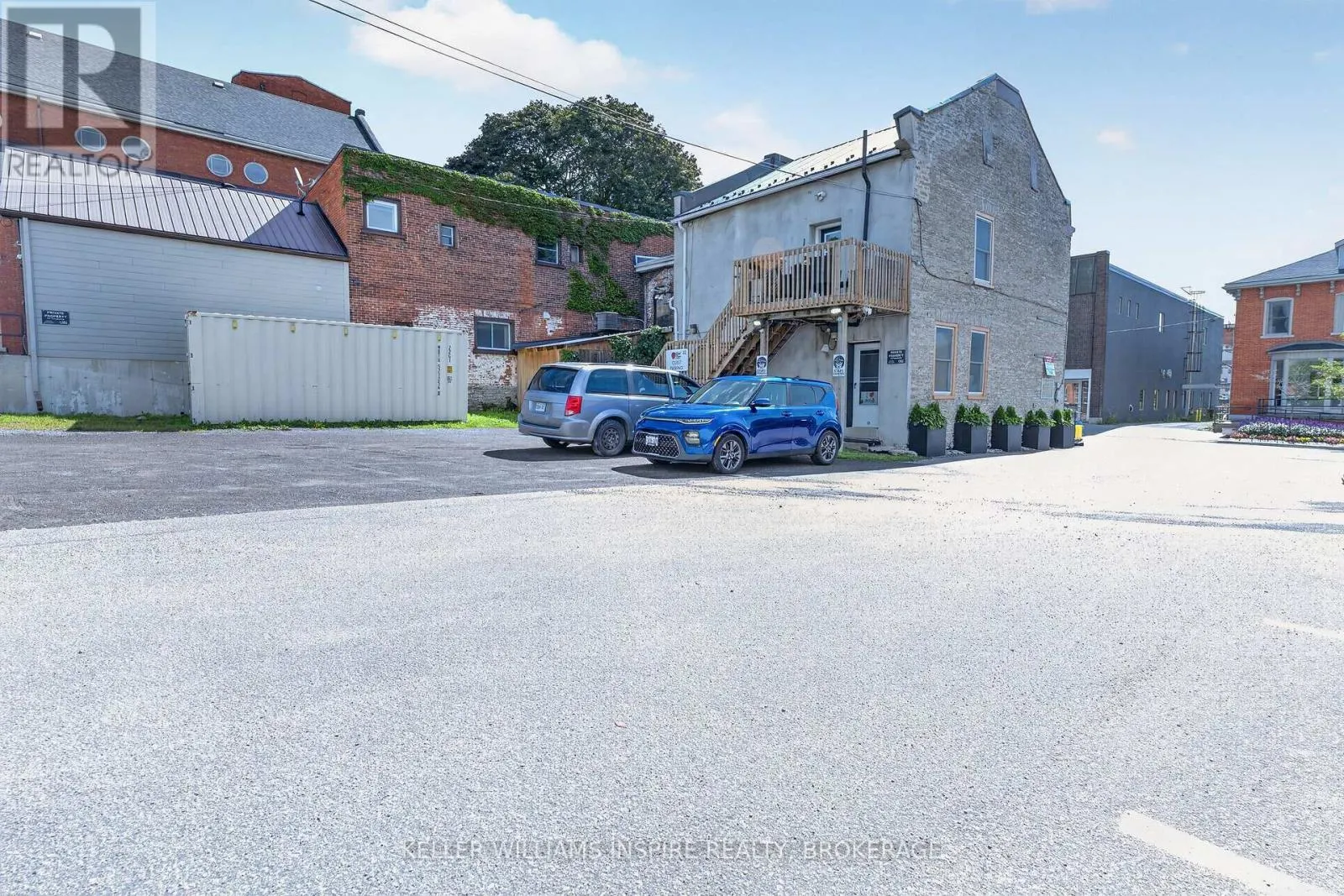 20-30 VICTORIA AVENUE