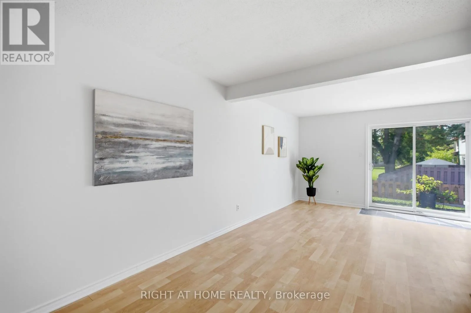 8 - 107 CASTLEFRANK ROAD