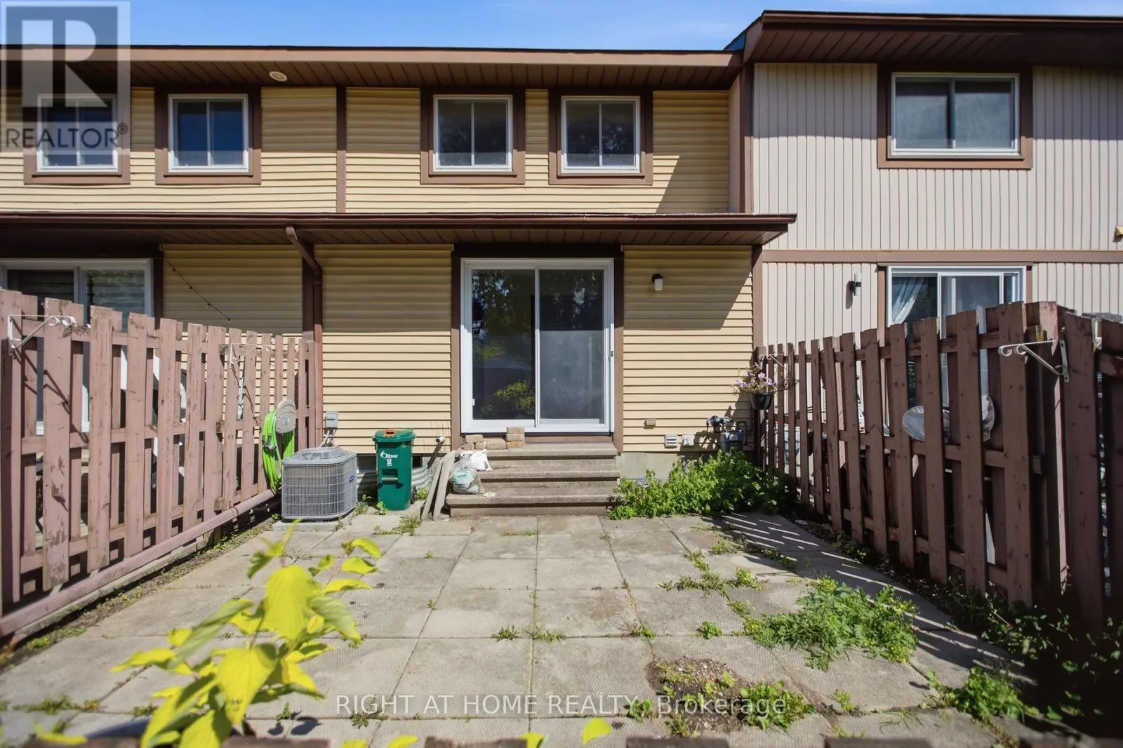 8 - 107 CASTLEFRANK ROAD