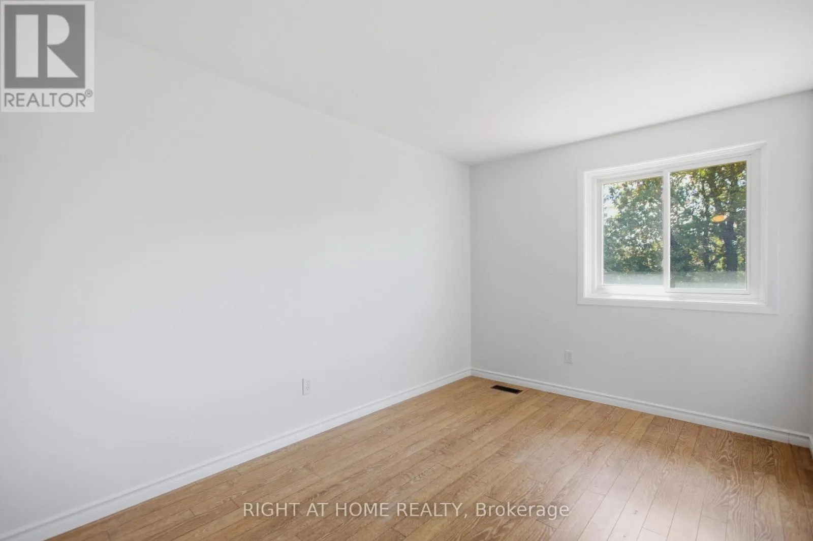 8 - 107 CASTLEFRANK ROAD