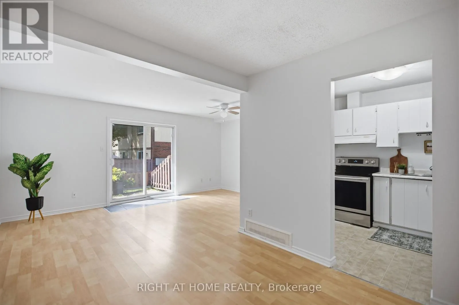 8 - 107 CASTLEFRANK ROAD