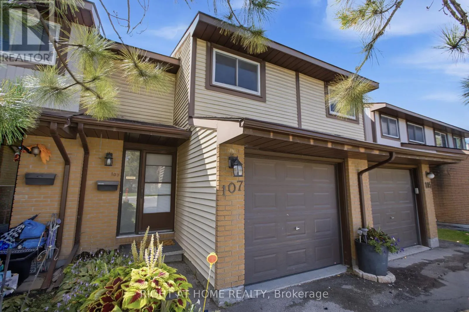 8 - 107 CASTLEFRANK ROAD
