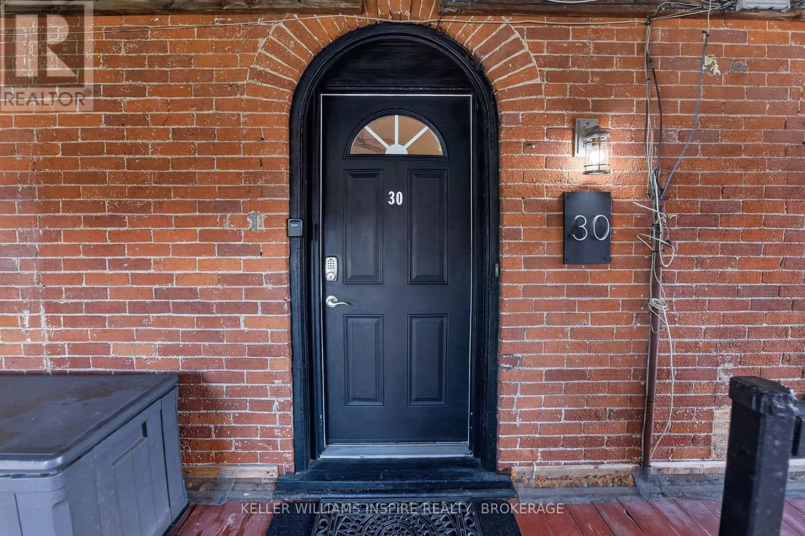 20-30 VICTORIA AVENUE