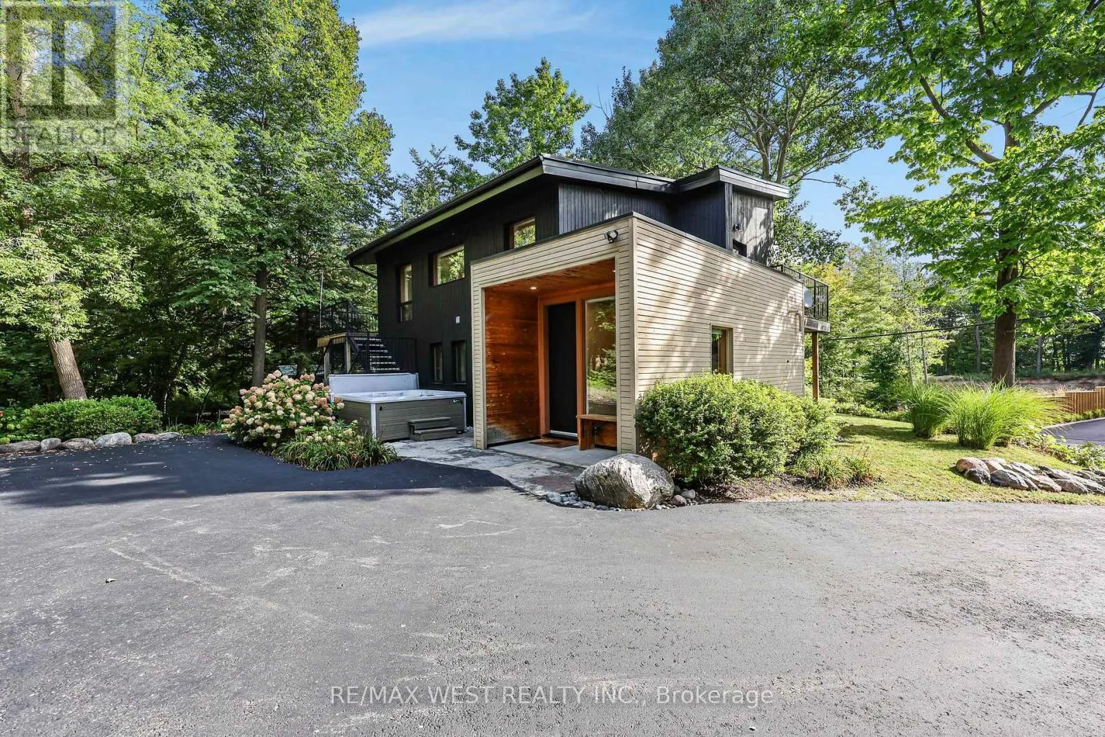 112 KITZBUHL CRESCENT