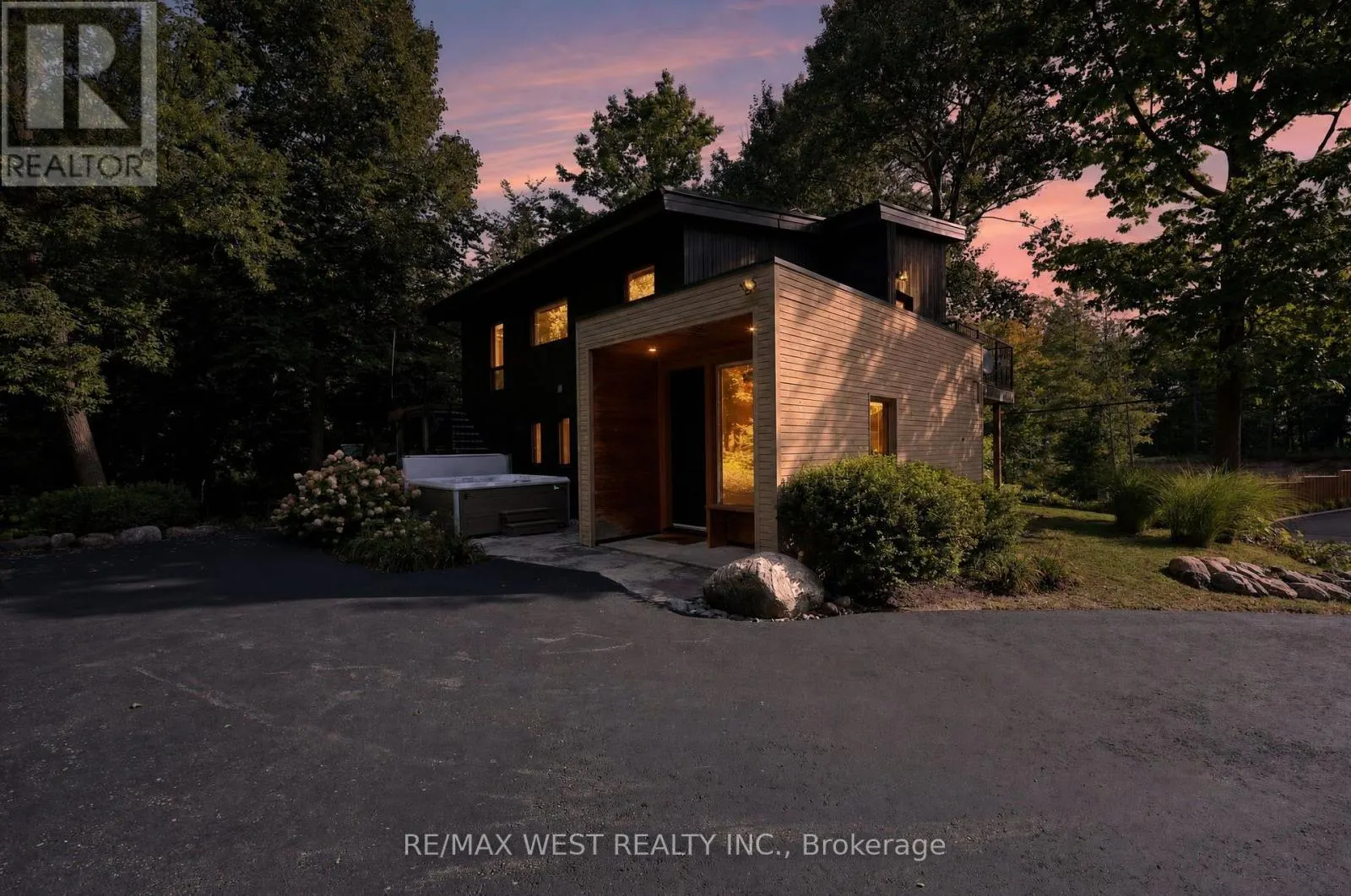 112 KITZBUHL CRESCENT