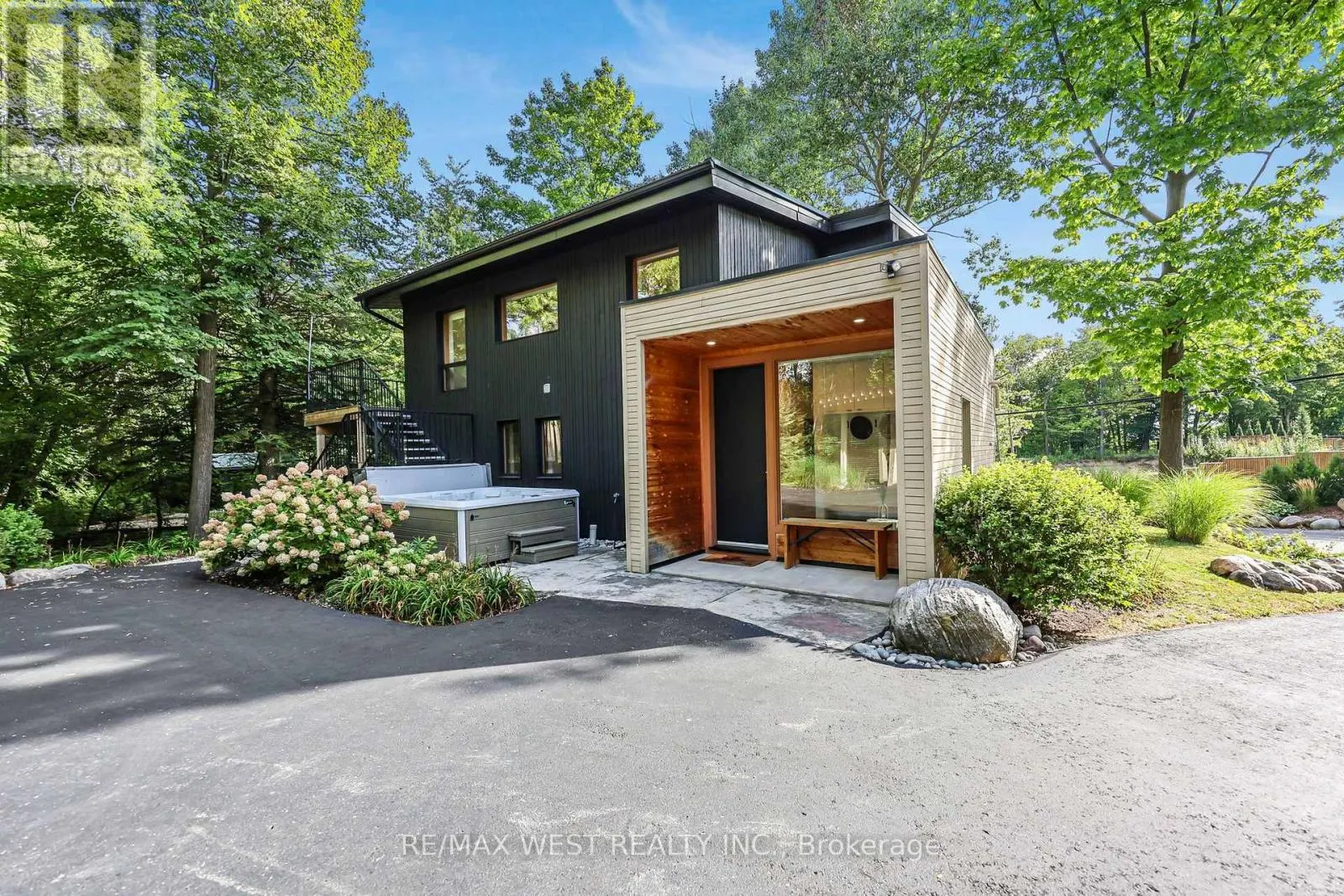 112 KITZBUHL CRESCENT