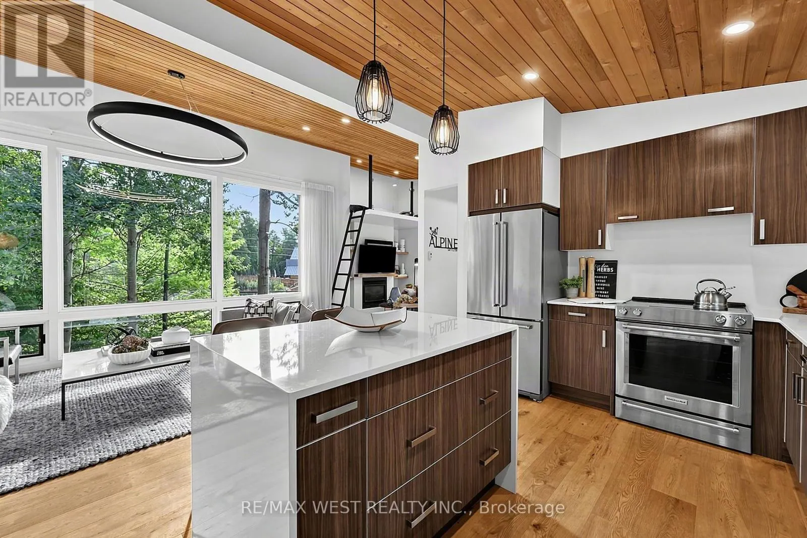 112 KITZBUHL CRESCENT