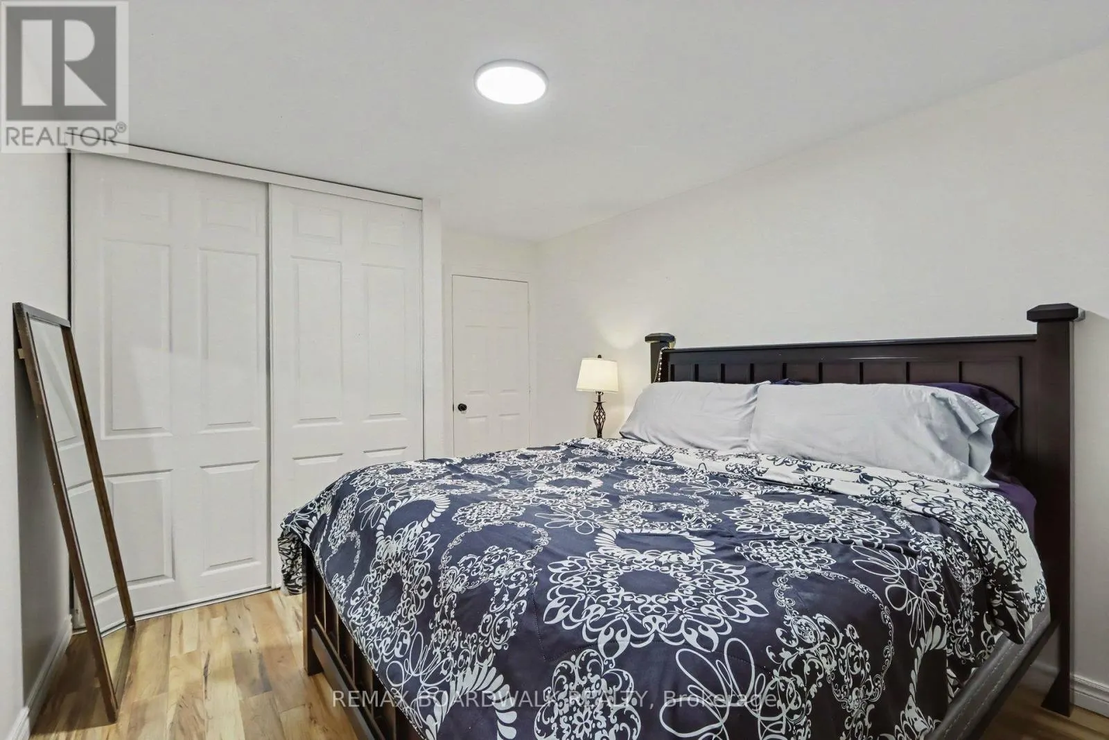 341 NEW STREET E