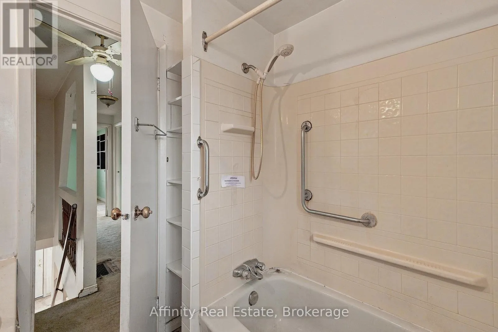 10 - 487 ELGIN STREET N