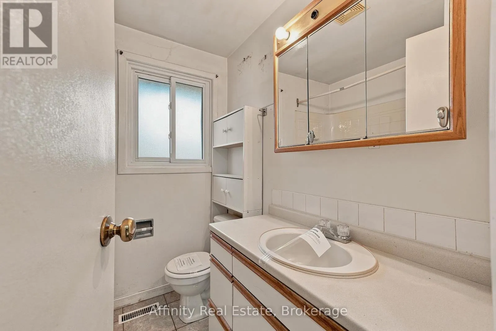 10 - 487 ELGIN STREET N
