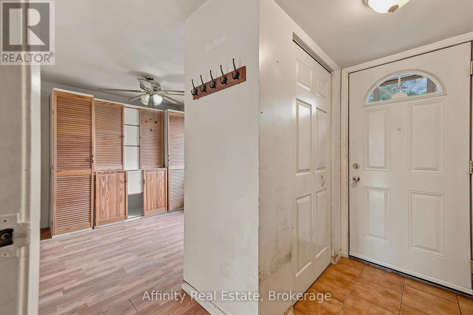 10 - 487 ELGIN STREET N