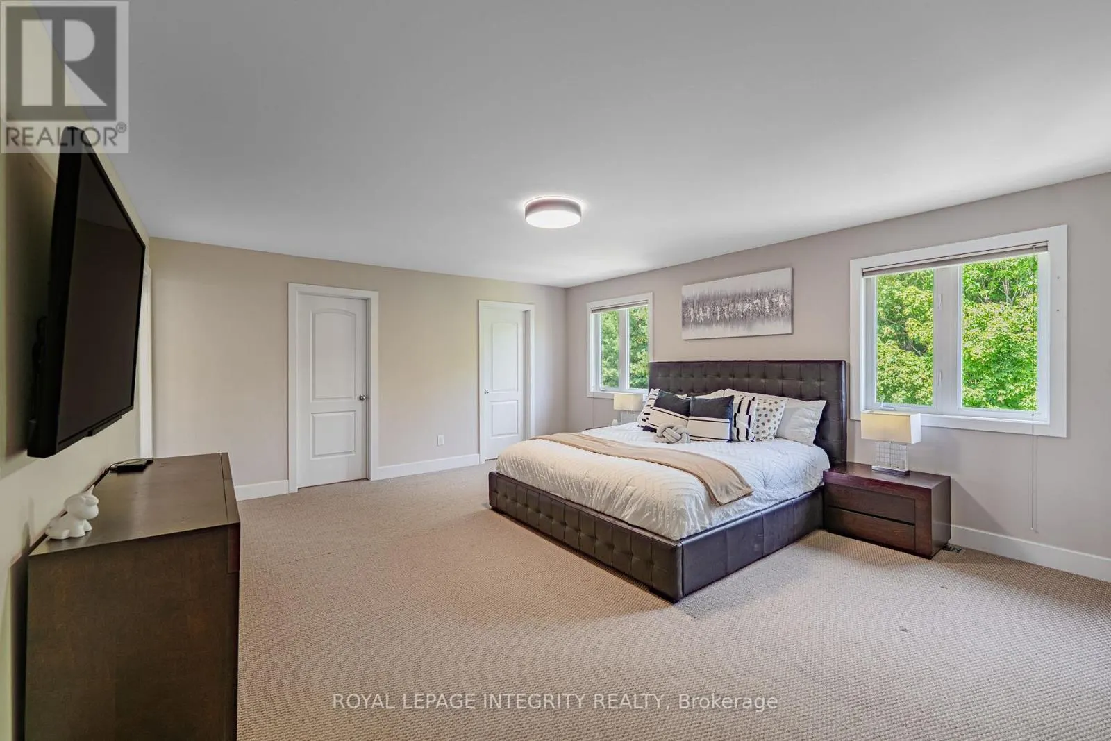 176 ESCARPMENT CRESCENT