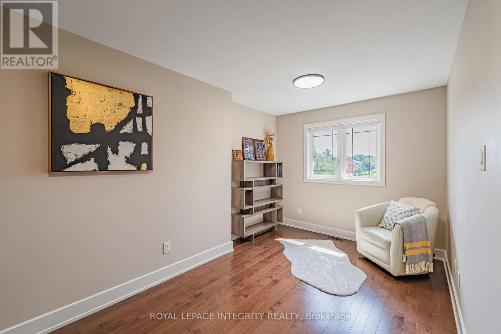176 ESCARPMENT CRESCENT