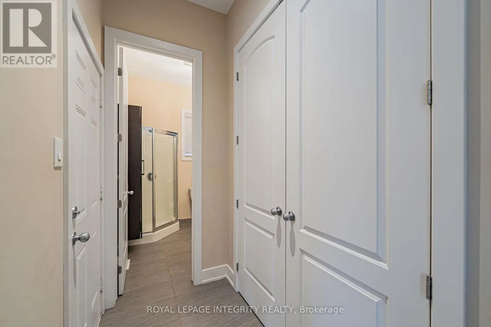 176 ESCARPMENT CRESCENT