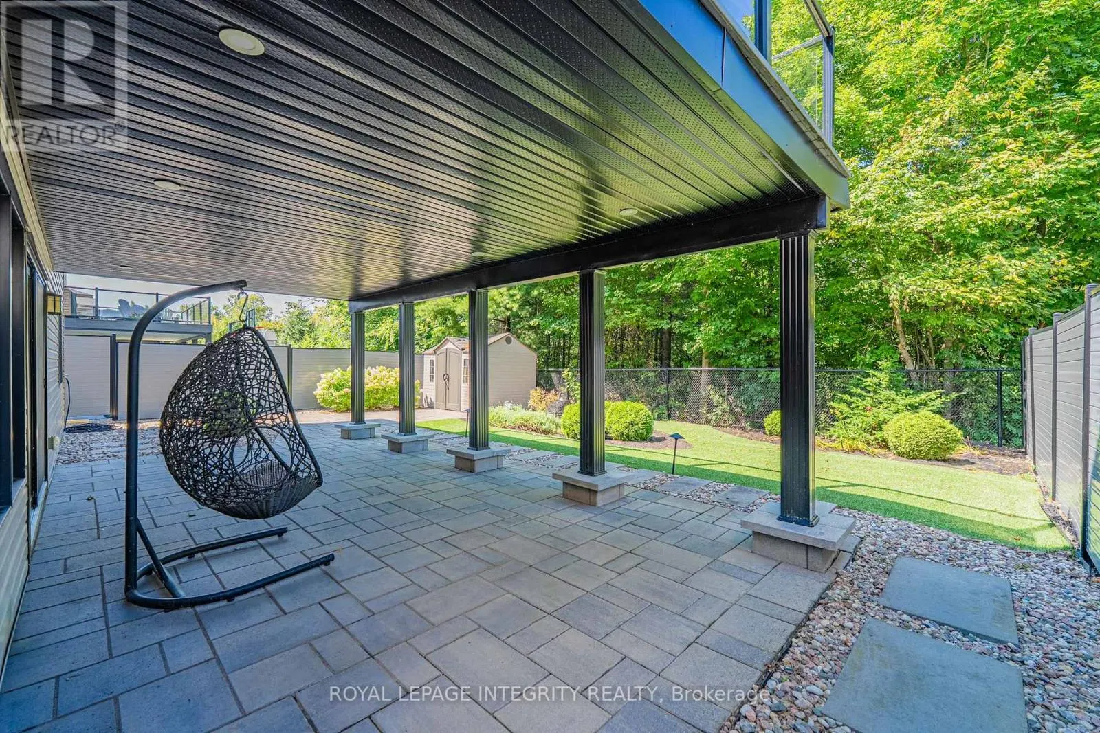176 ESCARPMENT CRESCENT