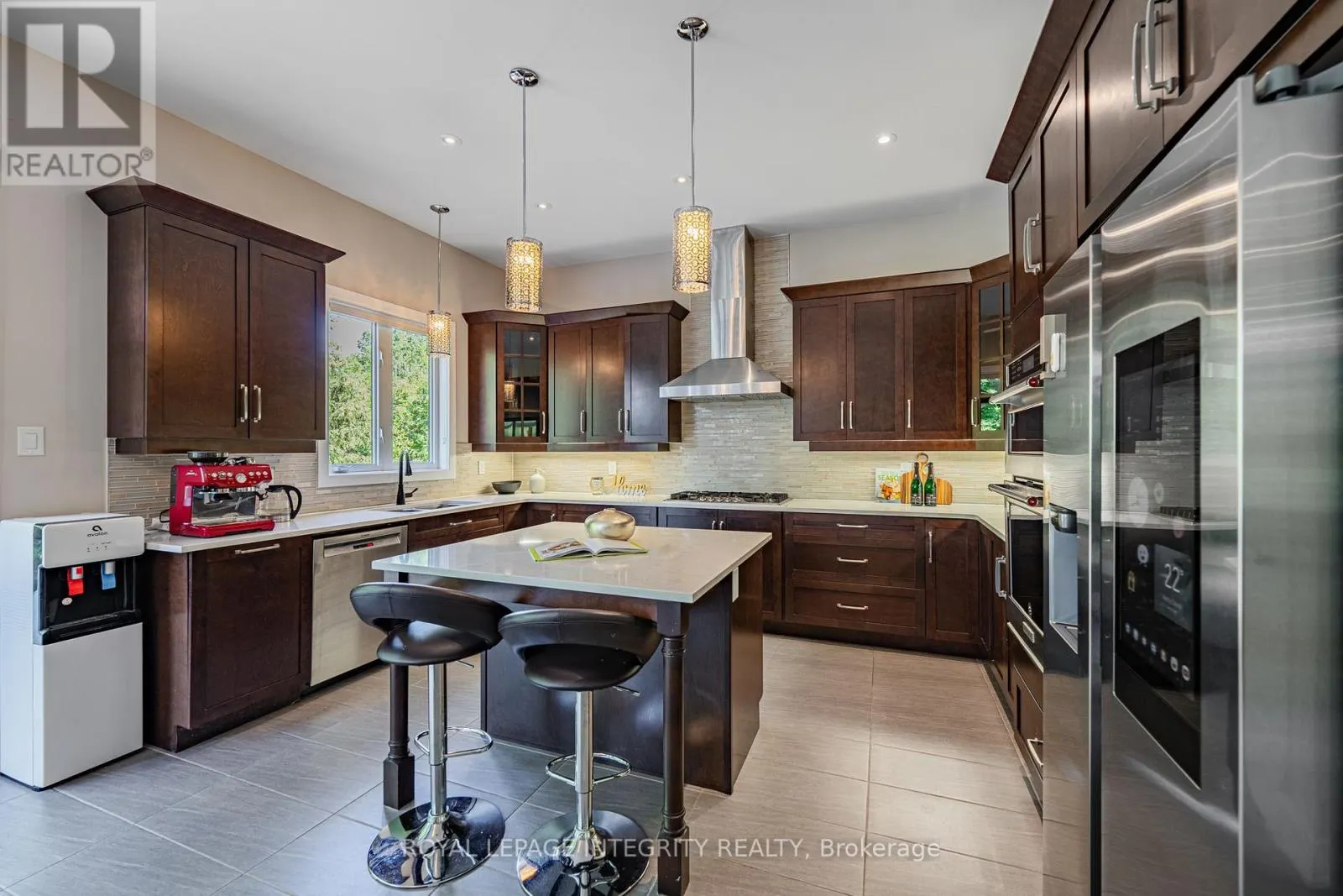 176 ESCARPMENT CRESCENT