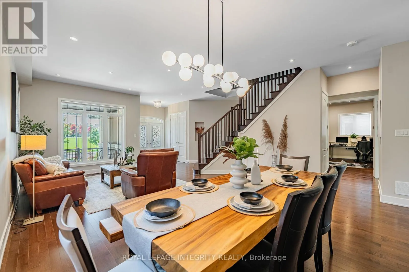 176 ESCARPMENT CRESCENT