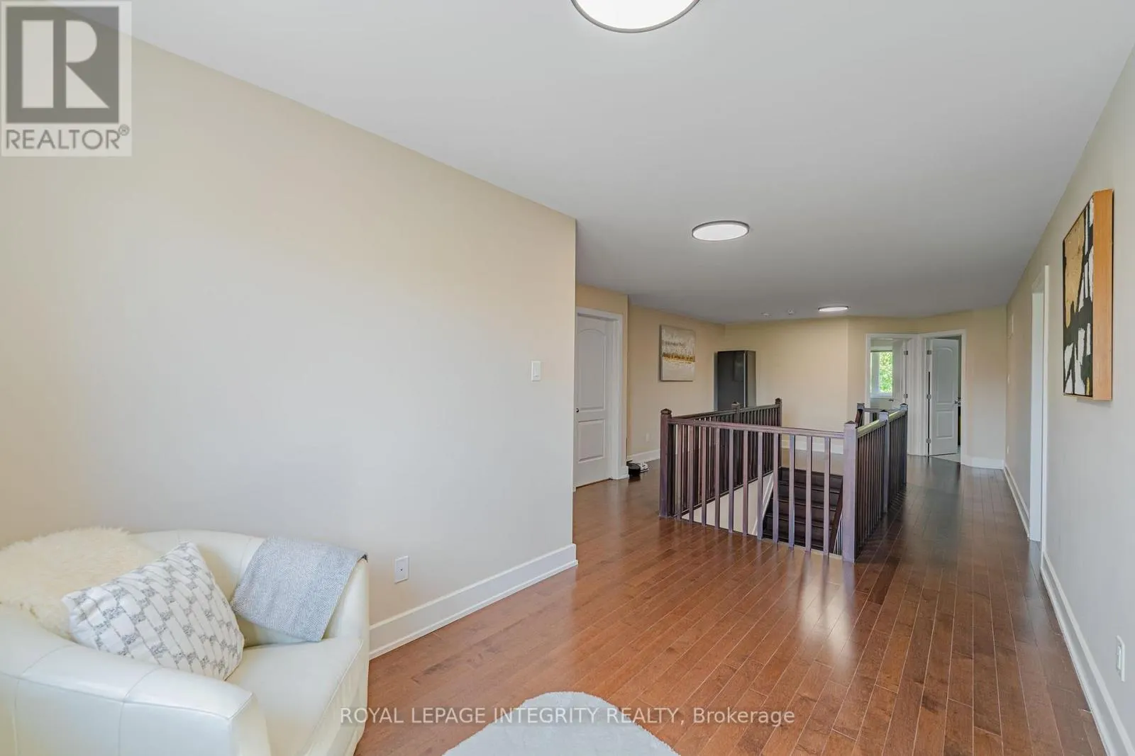176 ESCARPMENT CRESCENT