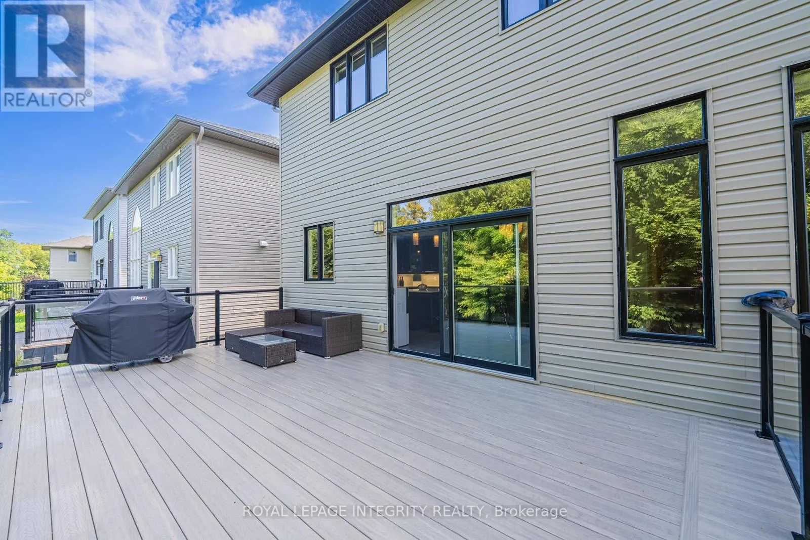 176 ESCARPMENT CRESCENT