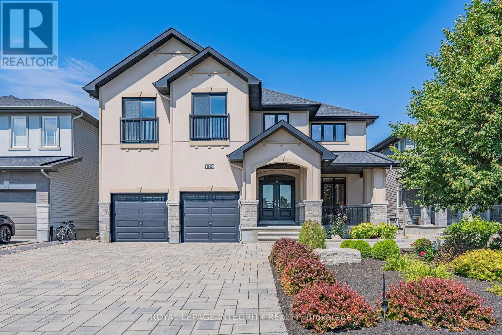 176 ESCARPMENT CRESCENT