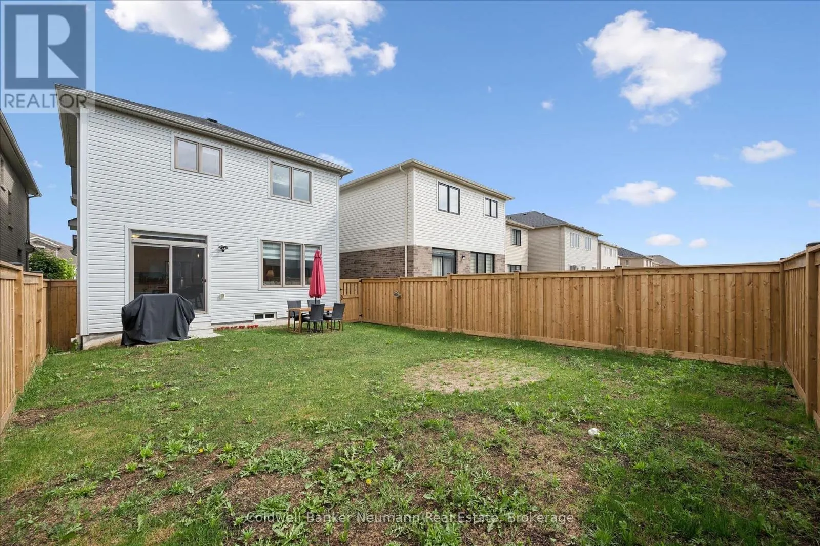 43 HARPIN WAY W
