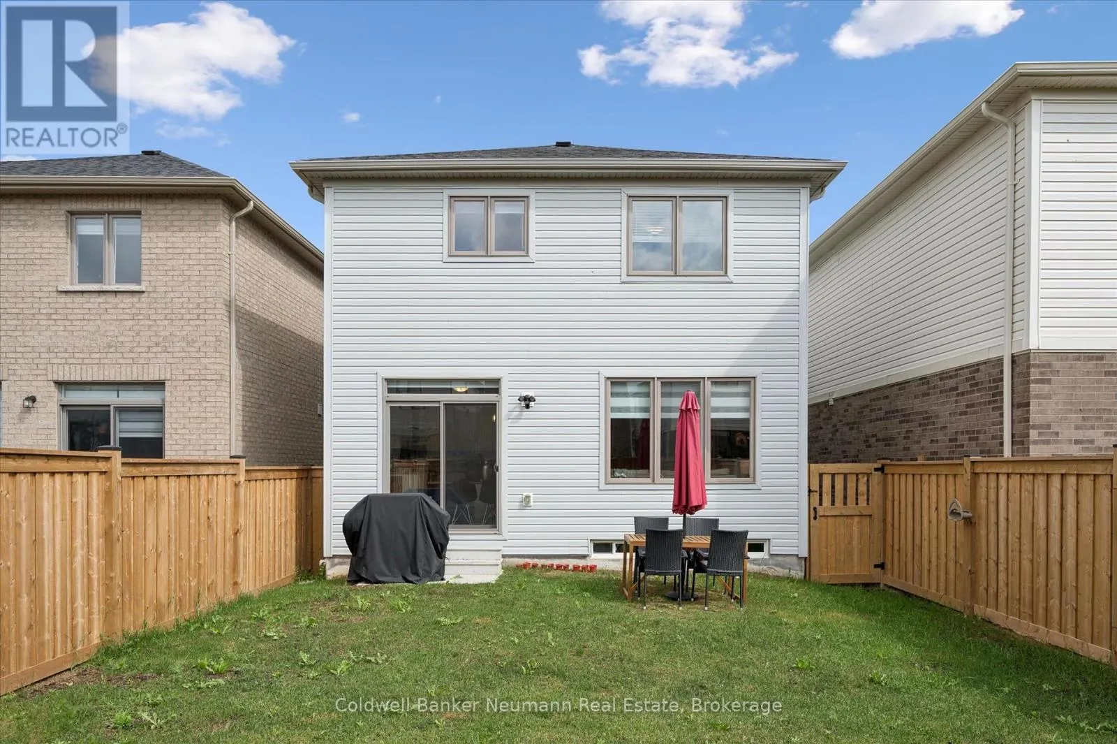 43 HARPIN WAY W