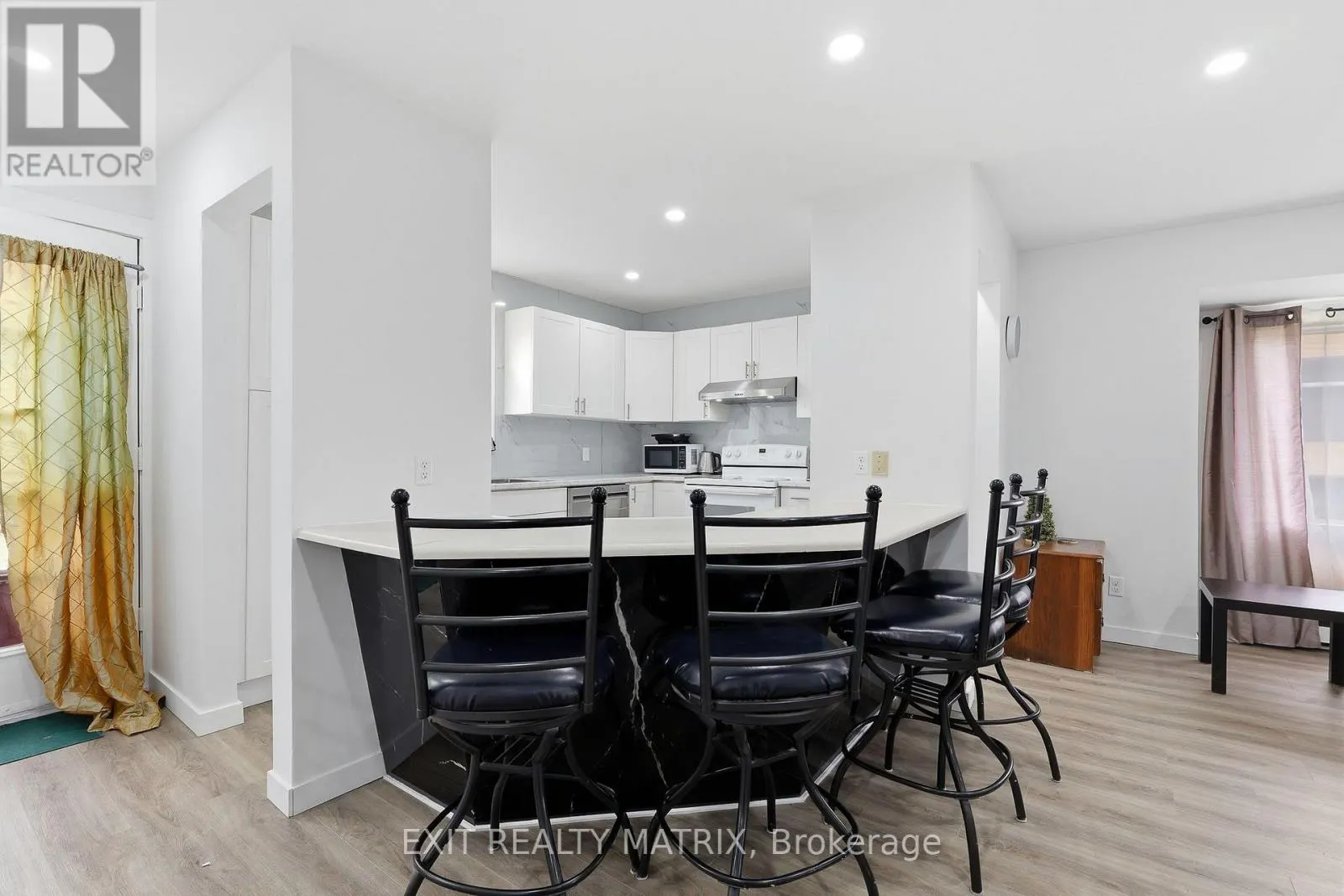 293 KITCHENER STREET