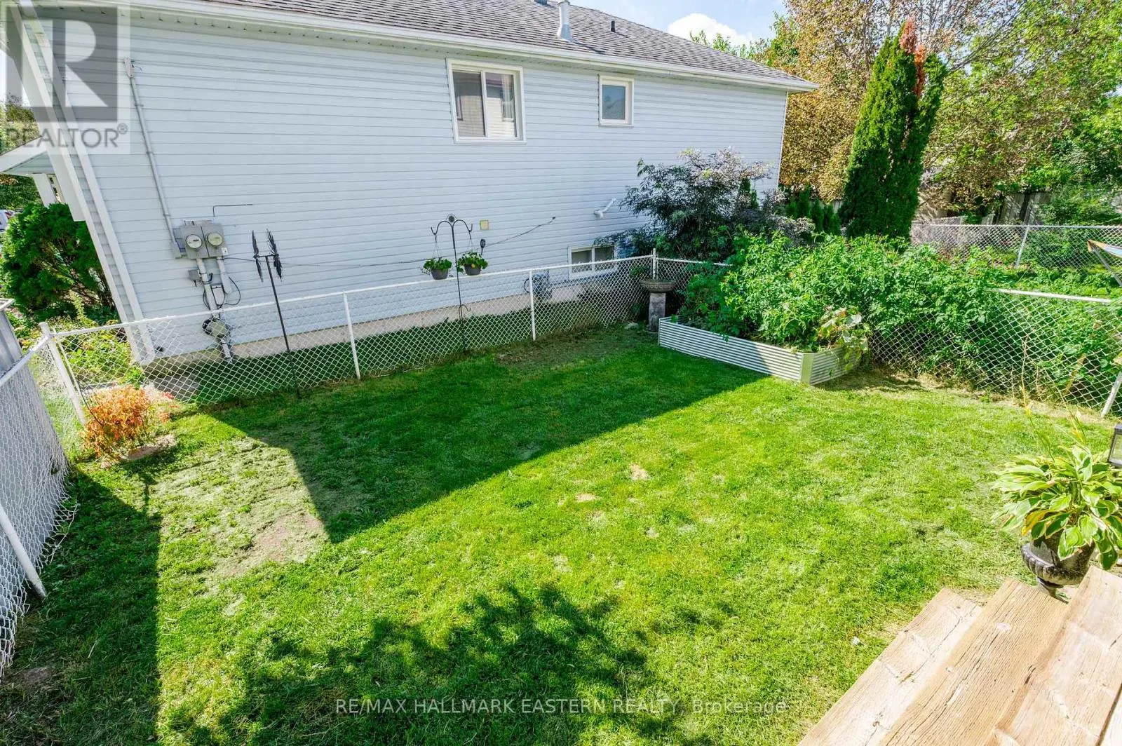 1222 HUNTINGTON CIRCLE