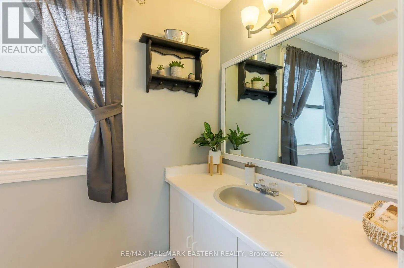 1222 HUNTINGTON CIRCLE