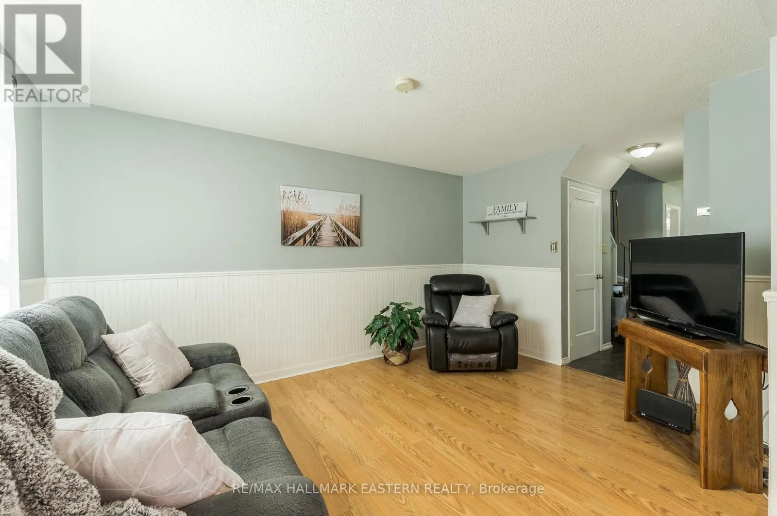 1222 HUNTINGTON CIRCLE