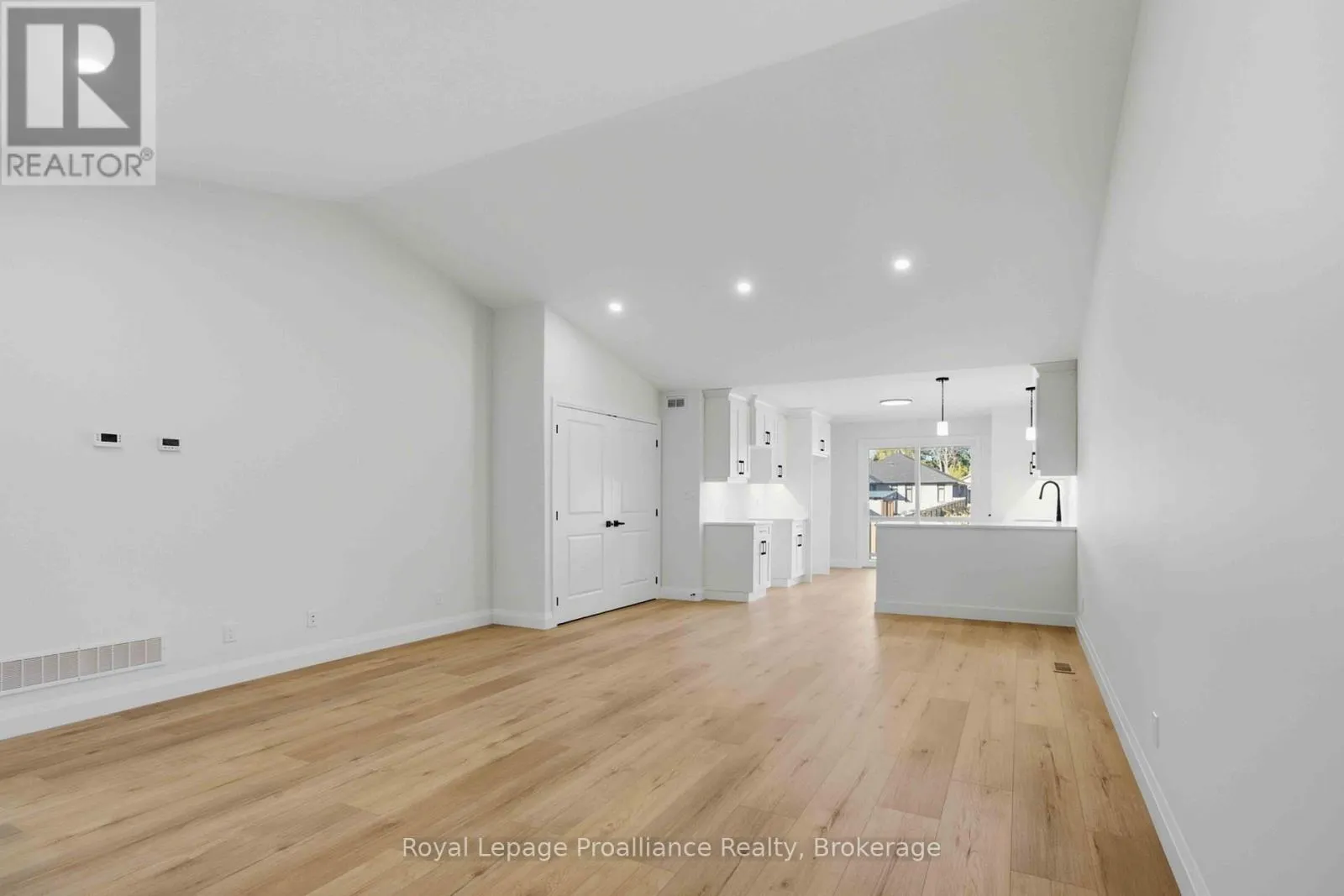 18 CLAYTON JOHN AVENUE
