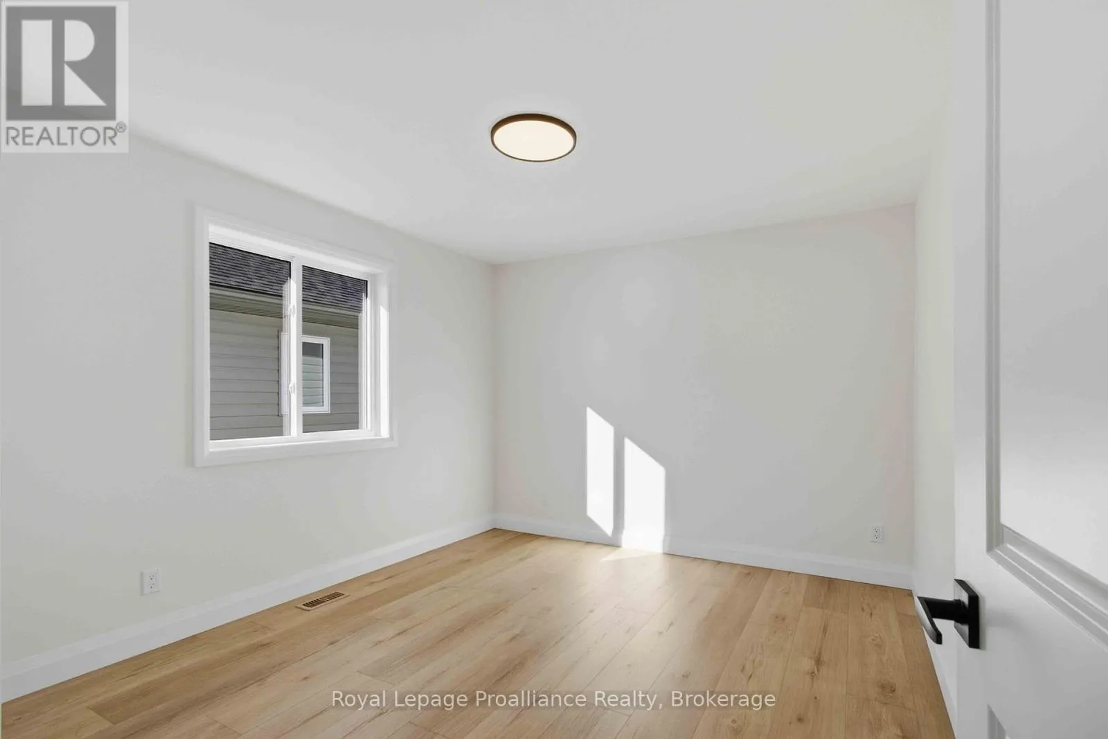 18 CLAYTON JOHN AVENUE