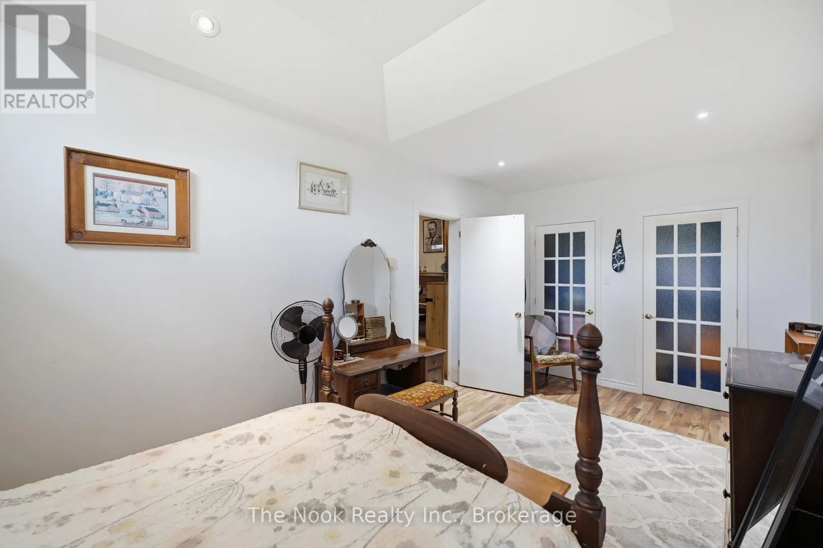 6 CEDAR TERRACE