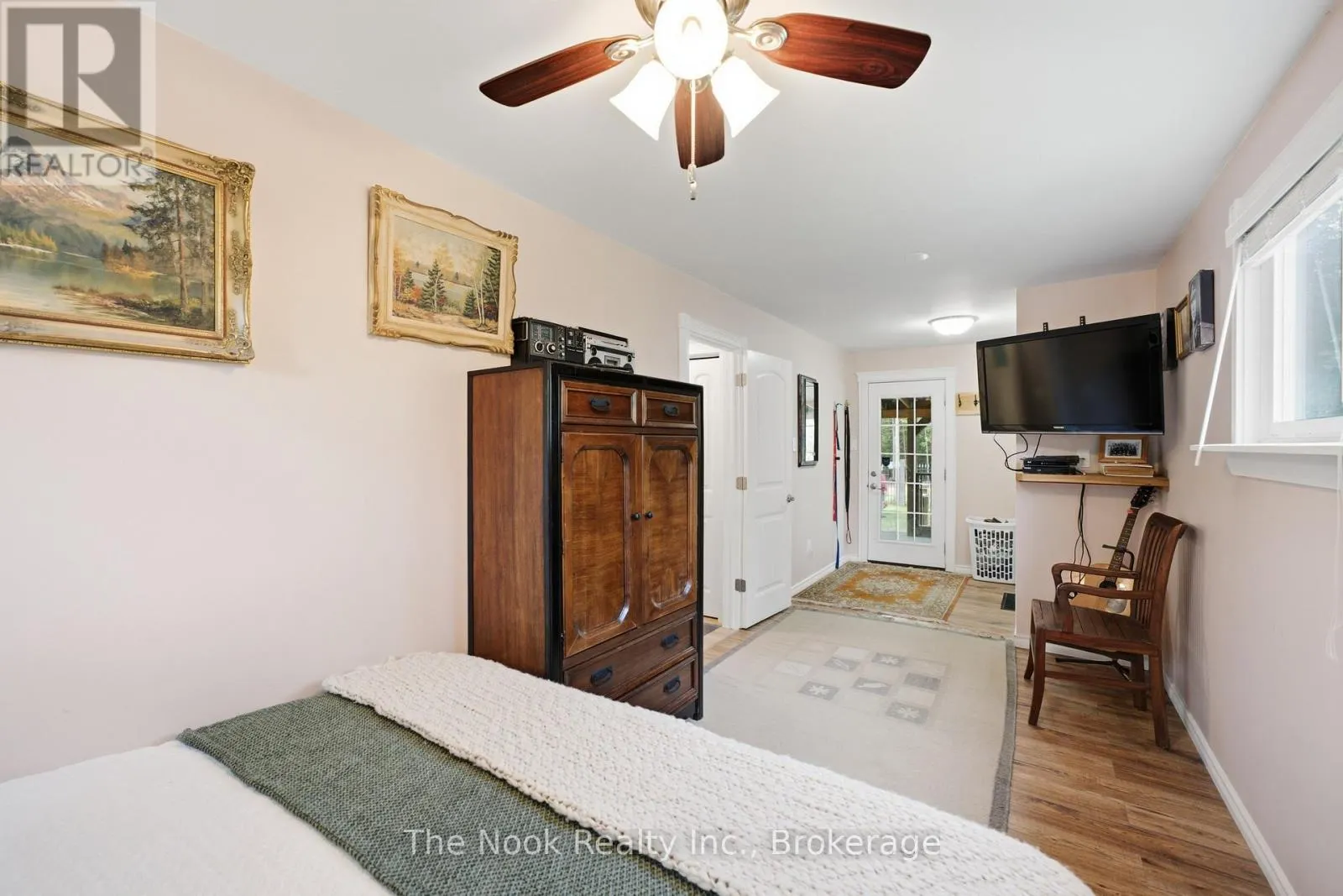 6 CEDAR TERRACE