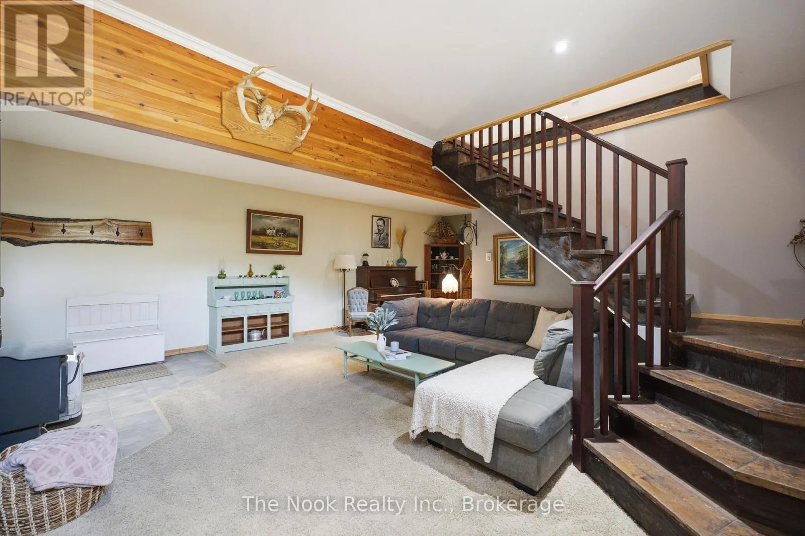 6 CEDAR TERRACE