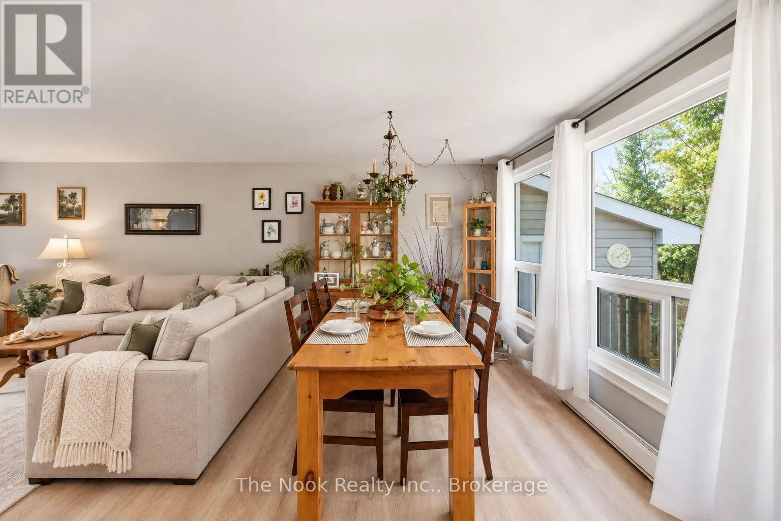 6 CEDAR TERRACE