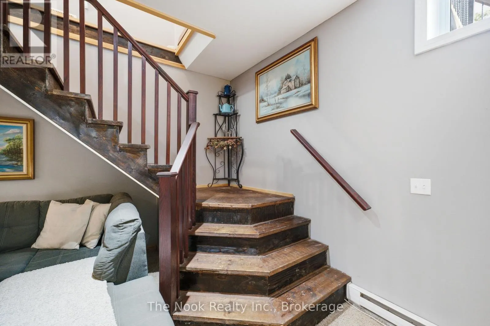 6 CEDAR TERRACE