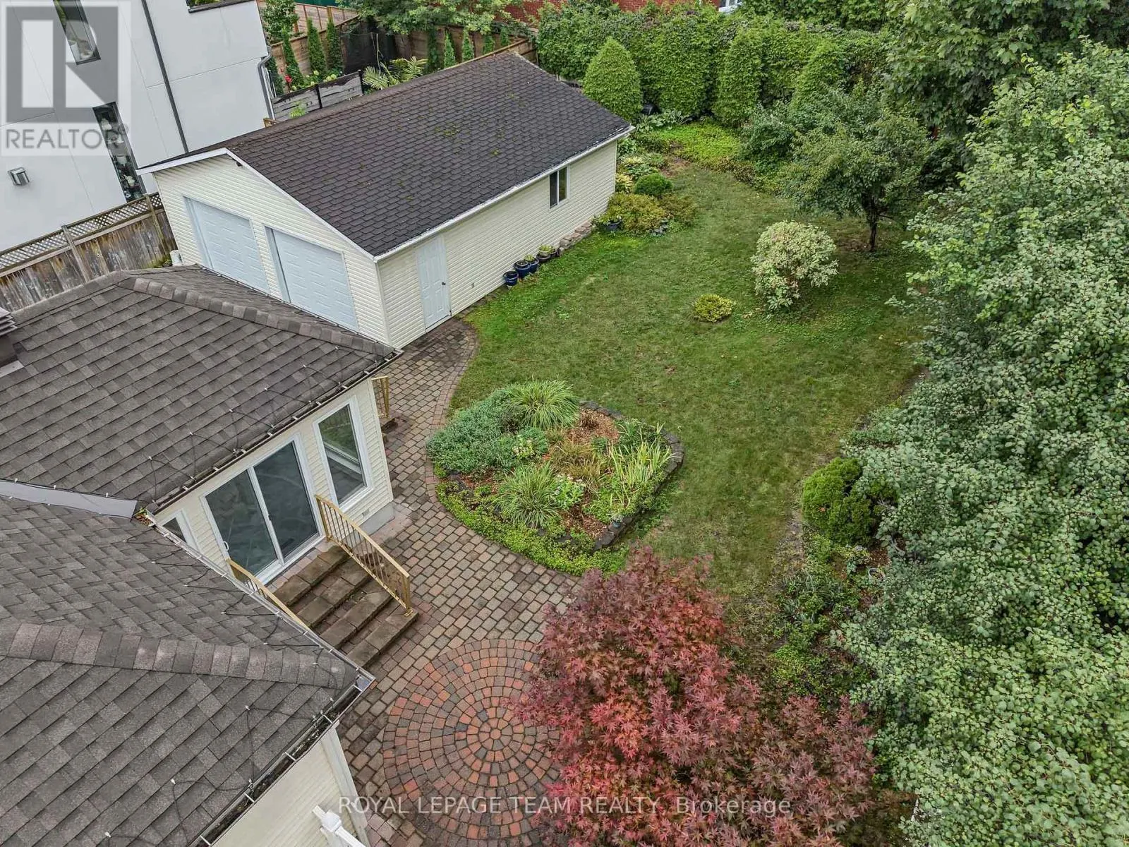 658 TWEEDSMUIR AVENUE
