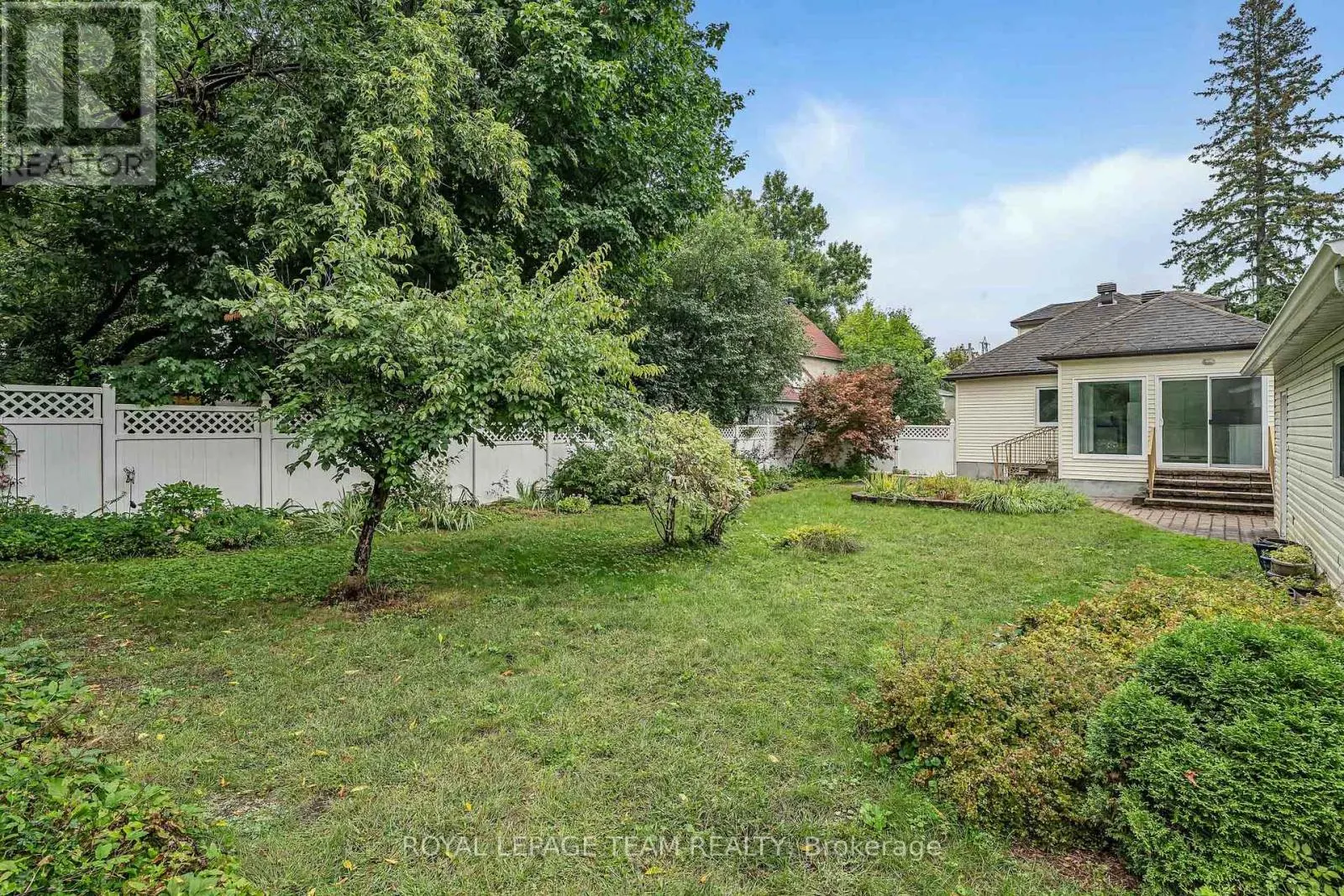 658 TWEEDSMUIR AVENUE