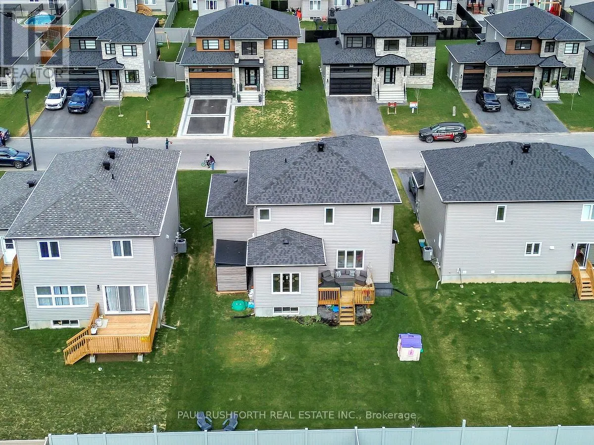 624 GENEVA CRESCENT