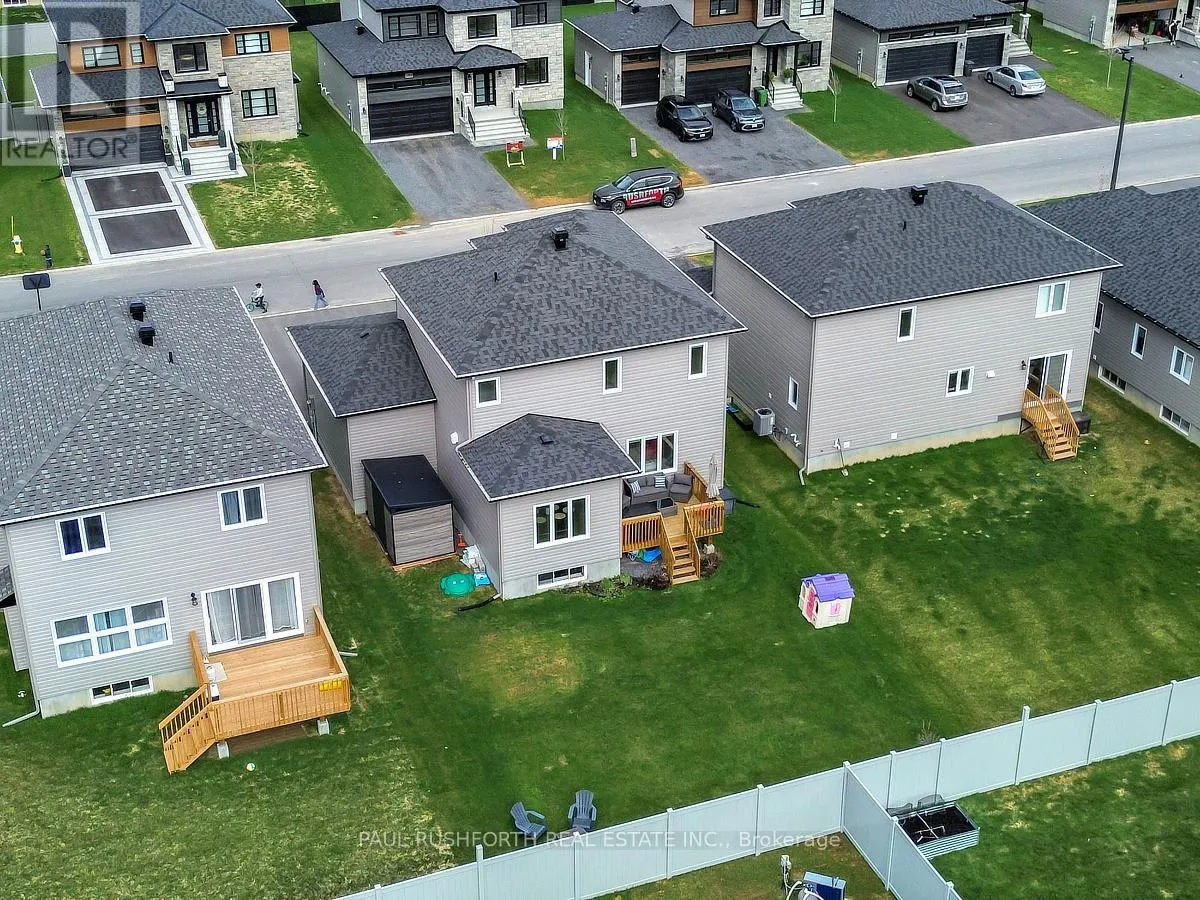 624 GENEVA CRESCENT
