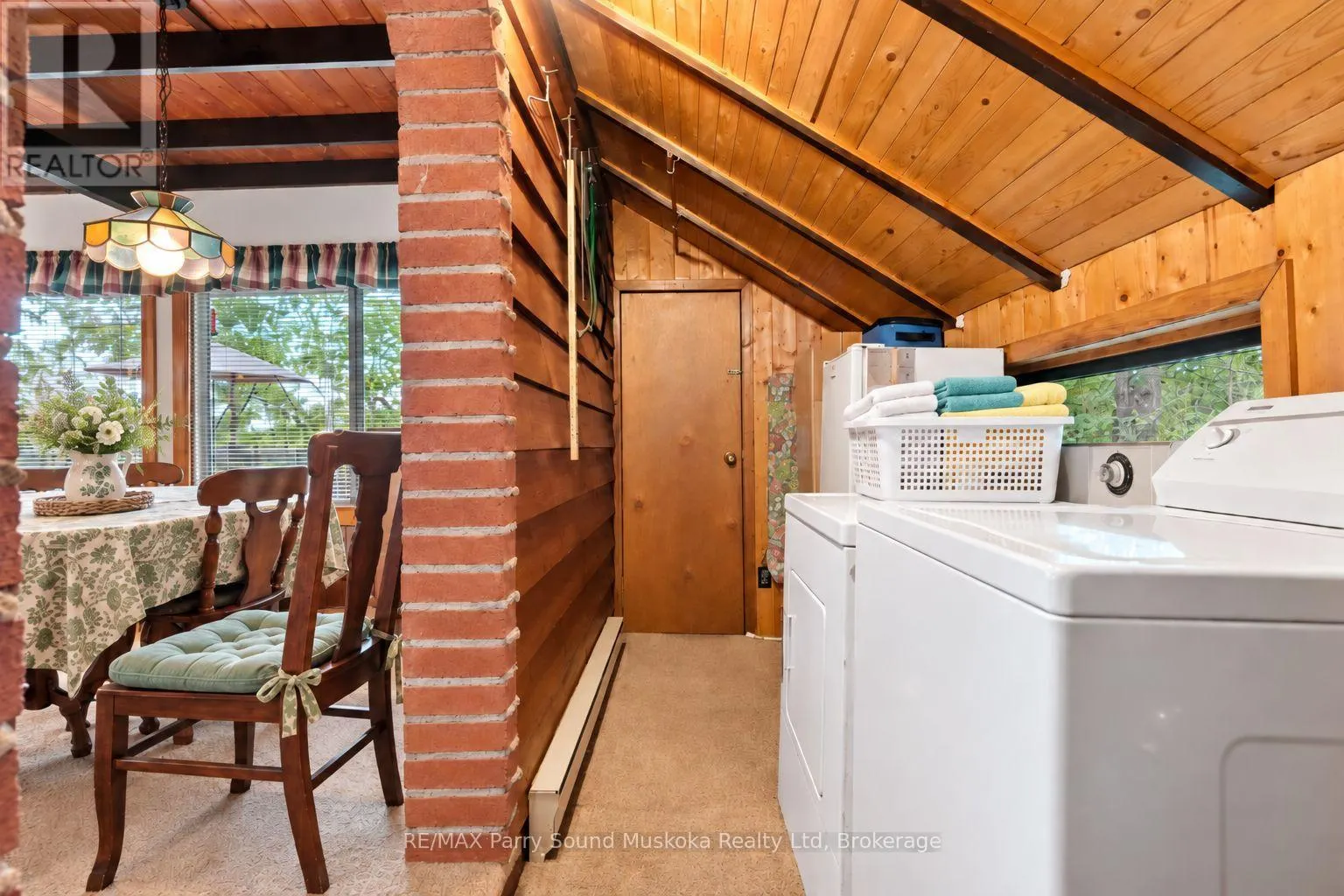 334 HEALEY LAKE