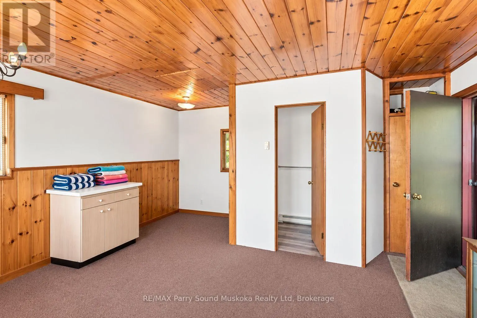 334 HEALEY LAKE